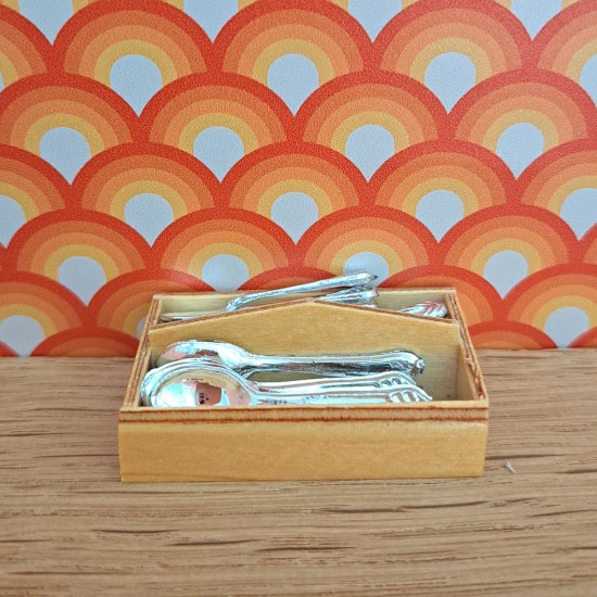 Carolines Home Dolls House Food - Cutlery Set 4 Person & Tray 2318