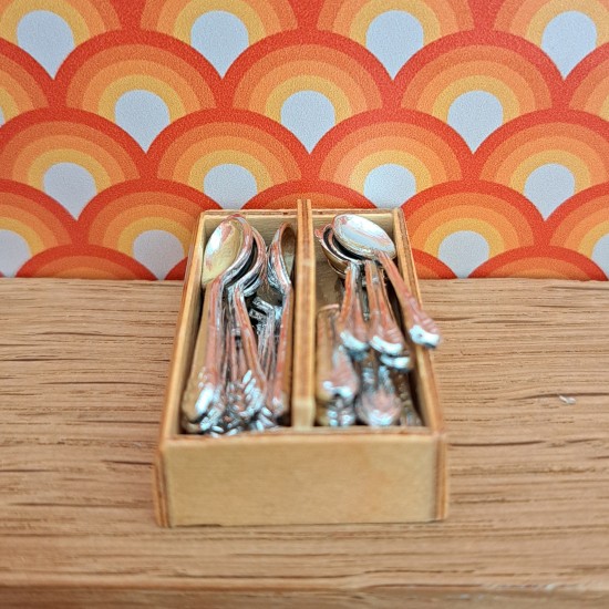 Carolines Home Dolls House Food - Cutlery Set 4 Person & Tray 2318
