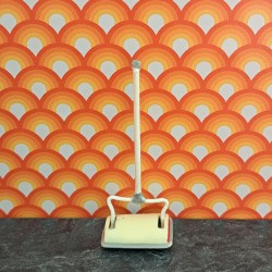Carolines Home Dolls House Carpet Sweeper 2.045