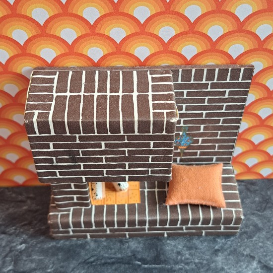 Lisa Of Denmark Dolls House Lounge - Brick Effect Fireplace 253