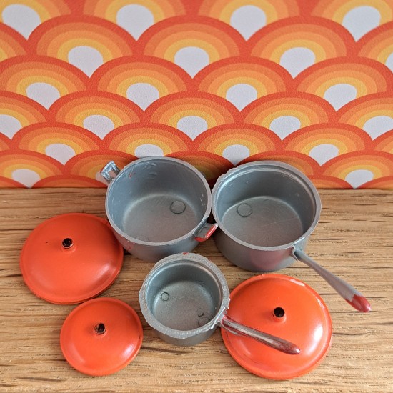 Lundby Dolls House Saucepans - Silver Grey, Red Lidded Set 6600