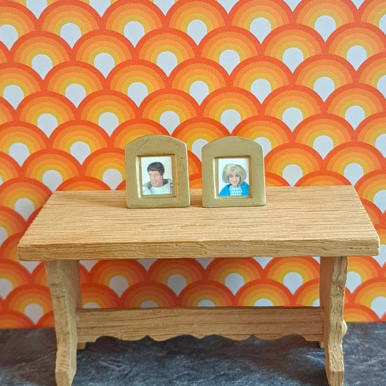 Lundby Dolls House Picture - Man & Woman Faces Small Gold Arched Picture Frames x 2