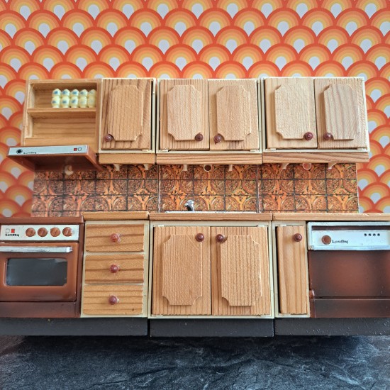 Lundby Dolls House Kitchen - Brown Tiled Kitchen Set 9278